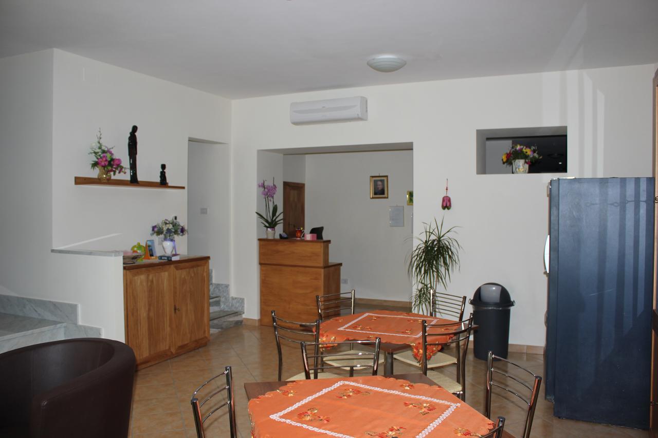 Casa Per Ferie Beato Rosaz Roma Exterior foto
